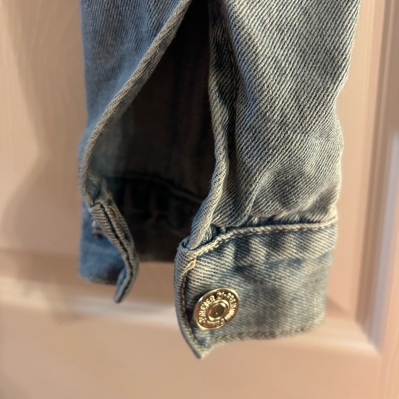 Cropped Denim Jacket - Picture 5 of 6